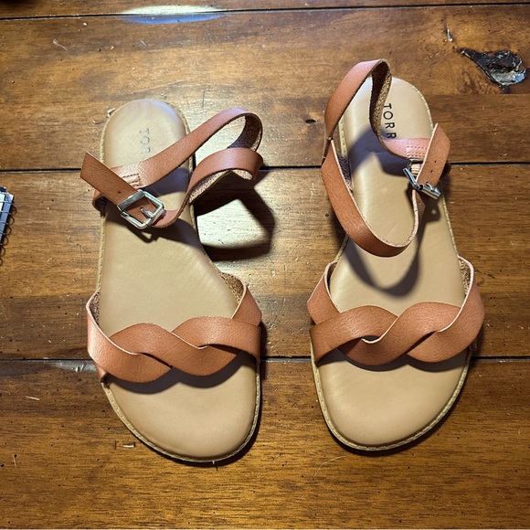 torrid Shoes - NWOT Torrid Wide Width Sandals 8WW - 9